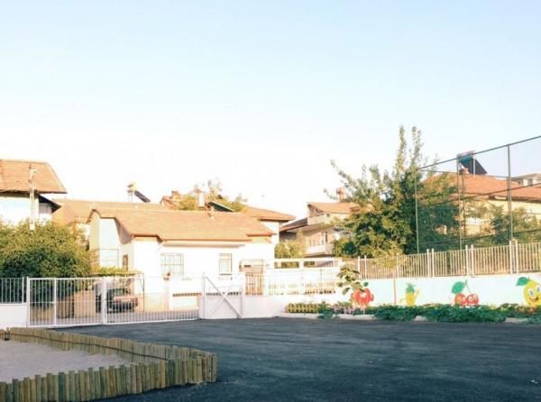 Hobi bahçemiz ve kum havuzumuz